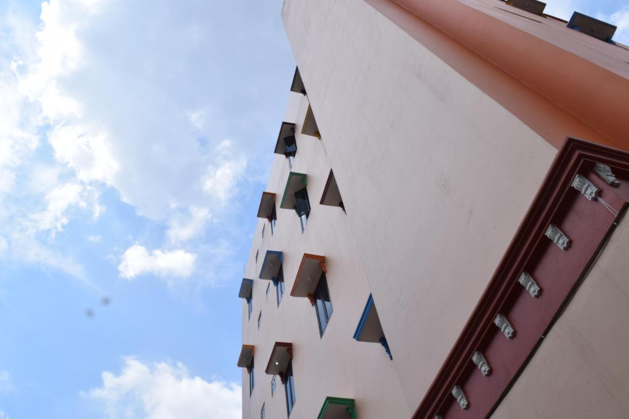 Hotel Sriwijaya 99 Palembang Exterior foto